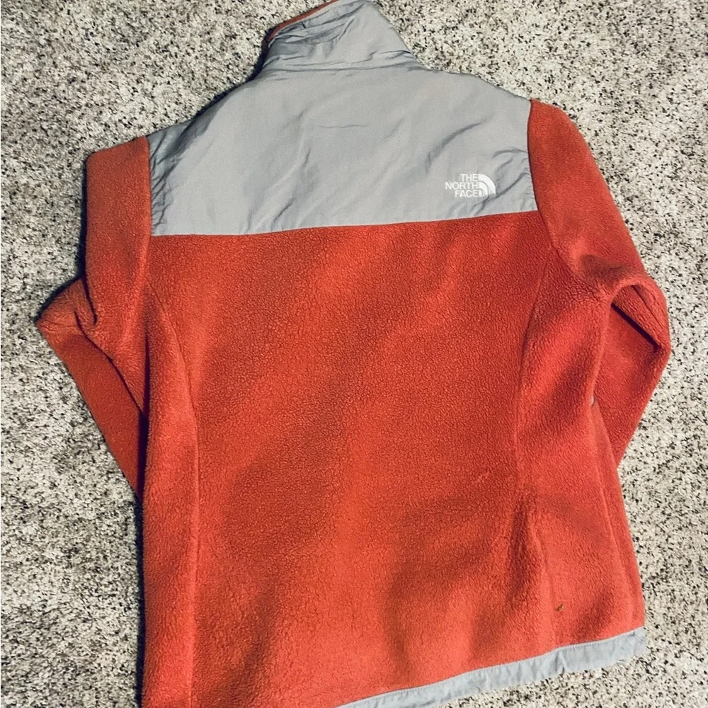 North Face - Medium, Coral Women’s fleece - Picture 4 of 4